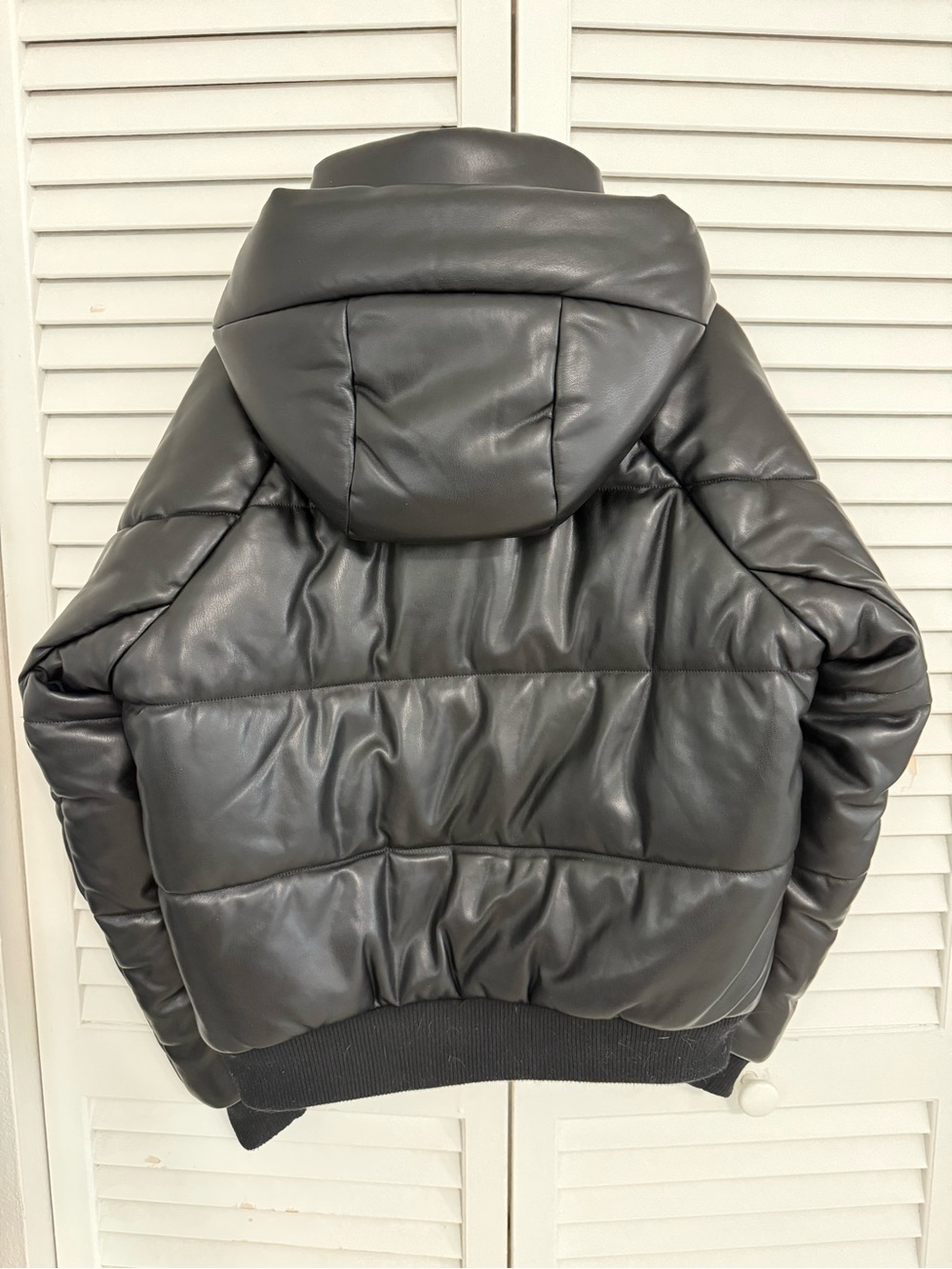 Alo Yoga Faux Leather Boss Puffer Jacket Black Medium NWOT - Picture 3 of 7
